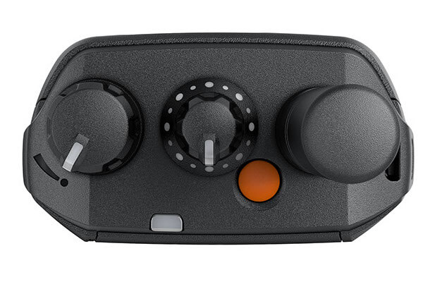 Radiotelefon Motorola R7 top